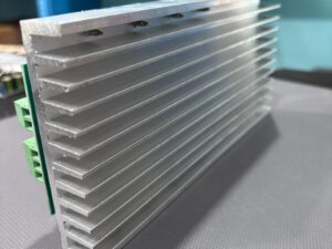 400W 8FET mono amplifier board back side heat sink plate view